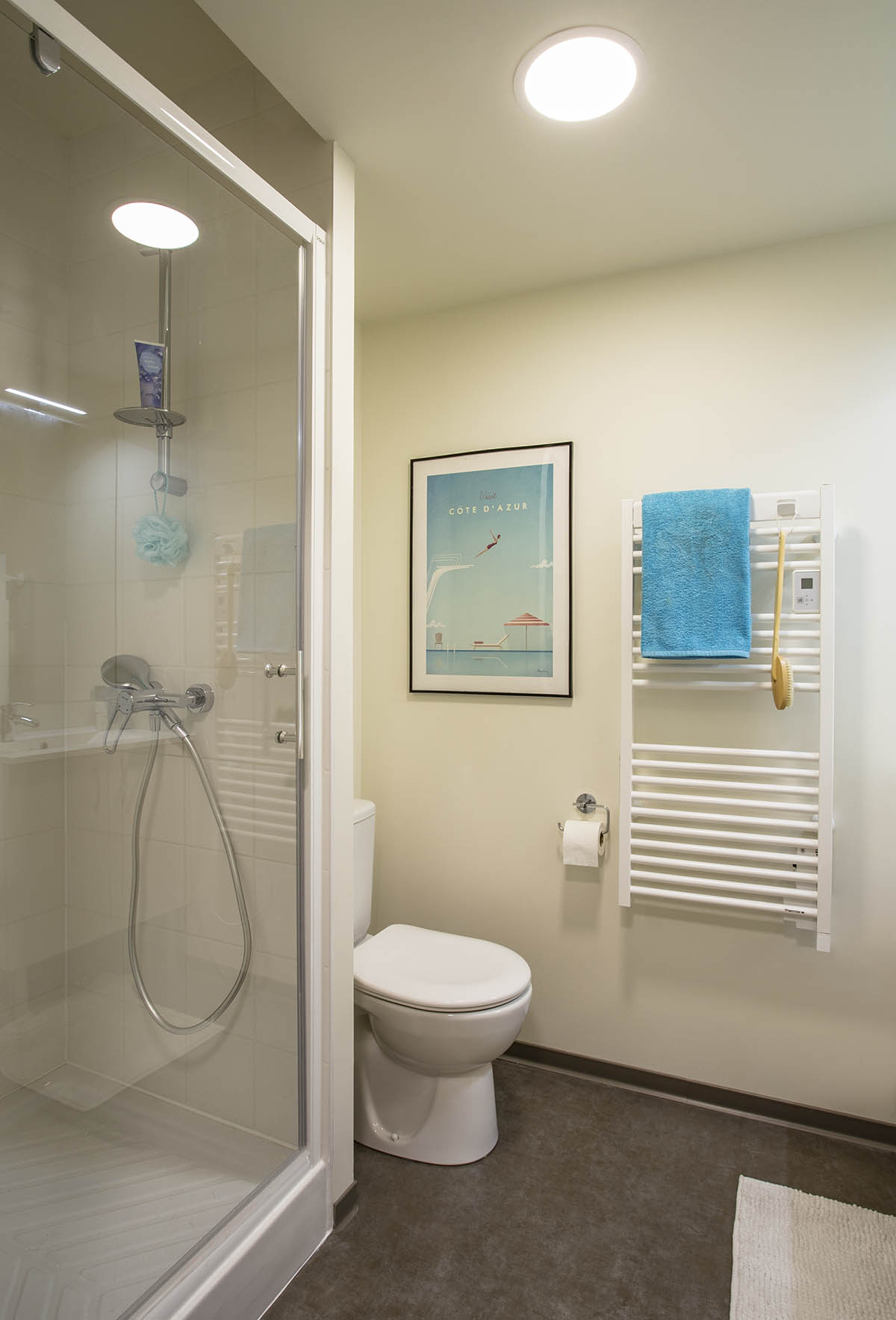 Salle de bain d'un studio de notre résidence étudiante Le Castel à Nancy